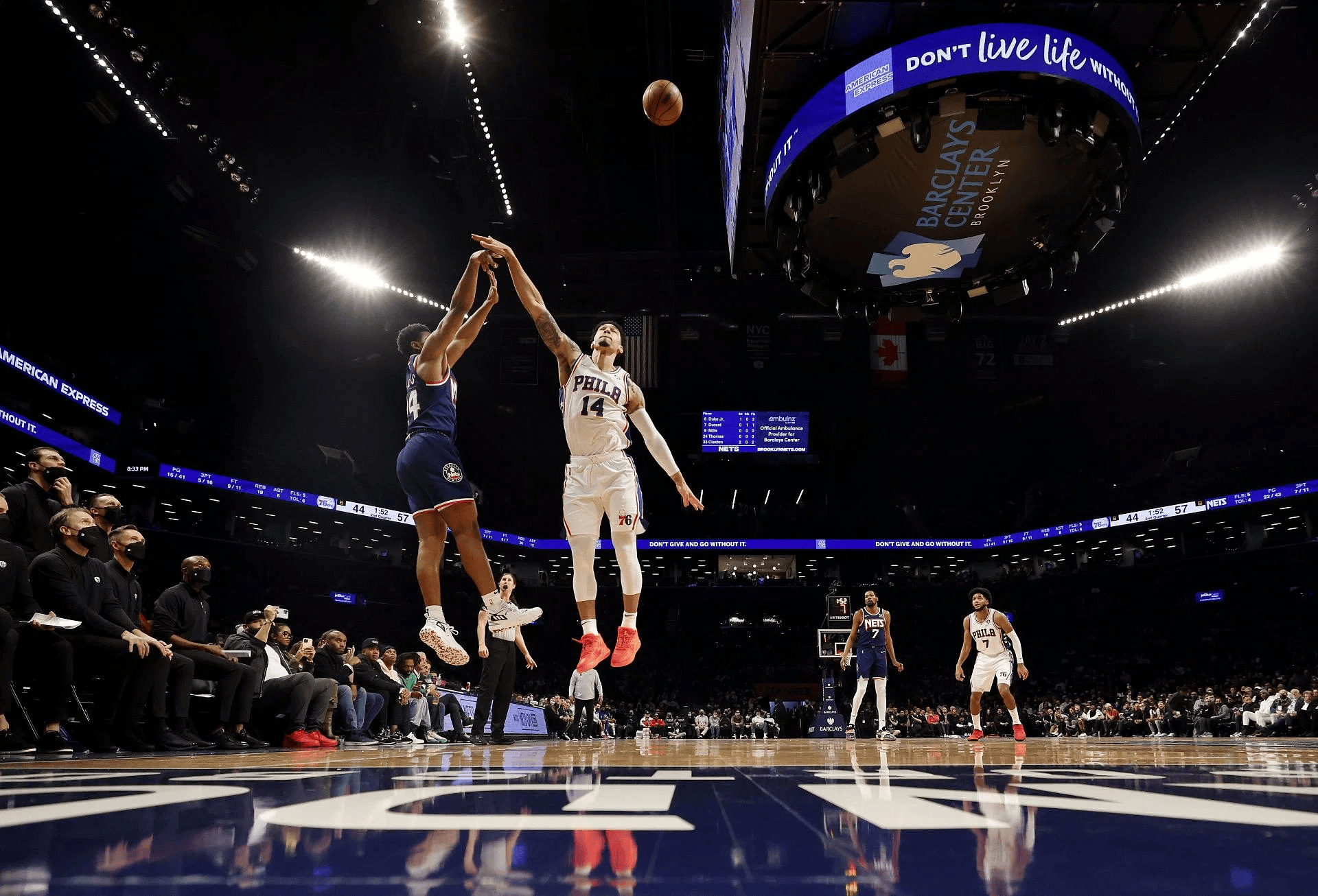 布鲁克林篮网发布备战花絮；今晚绝杀压哨；NBA总决赛任务艰巨；阵容厚度经受考验(篮网最新交易情况)